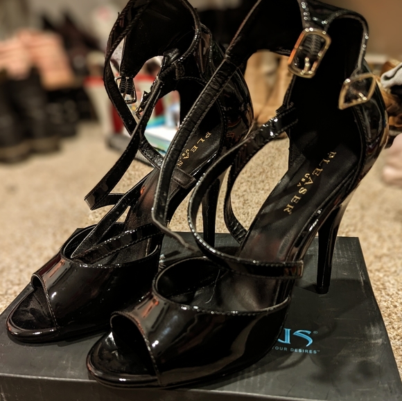 Pleasers Black Patent high heels - Picture 3 of 5
